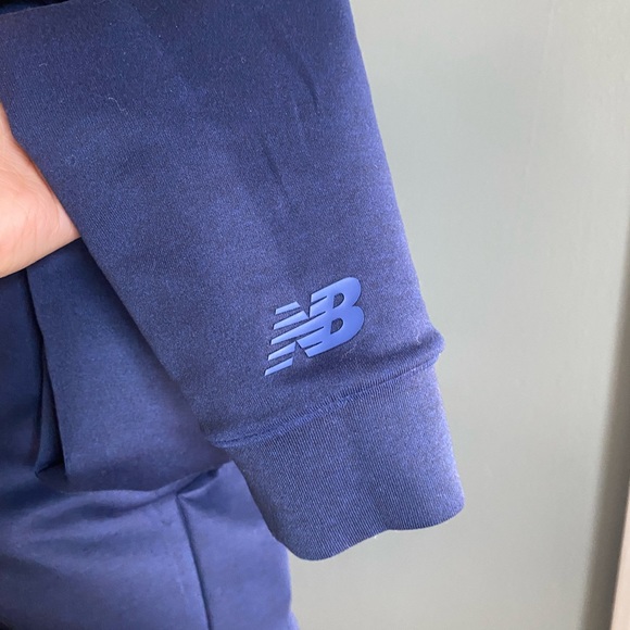 New Balance Women's Determination Reversible Jacket - Picture 12 of 16